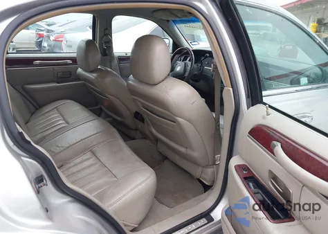 2003 Lincoln Town Car Signature из США, поврежденный, VIN 1LNHM82W13Y640985